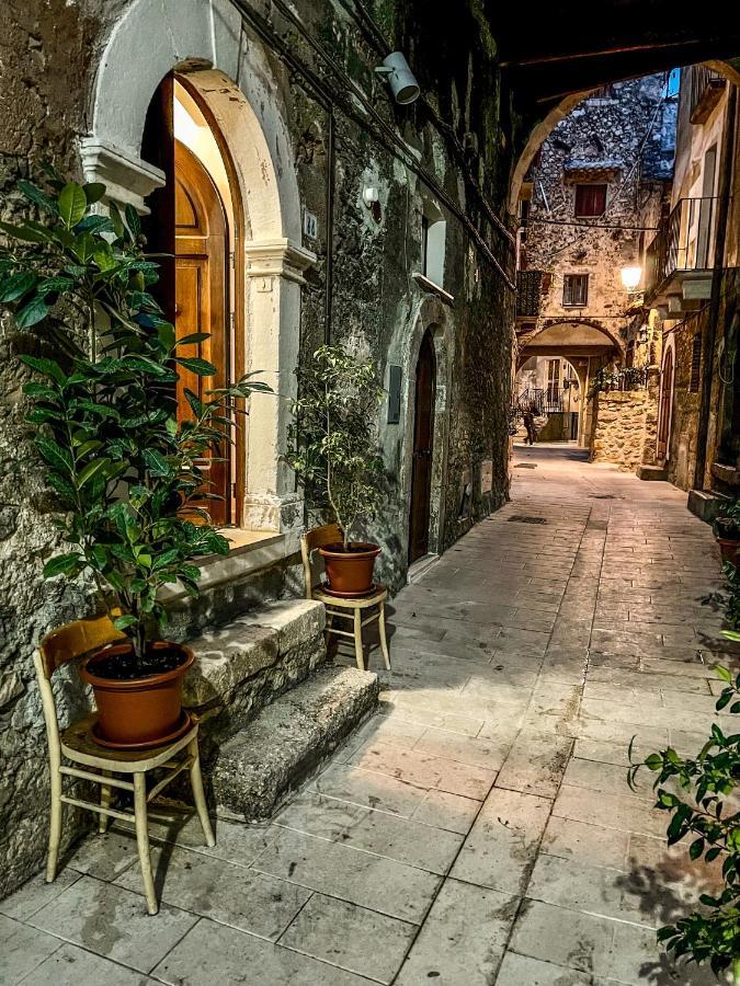 I Due Gradoni Stone House Apartment Pacentro